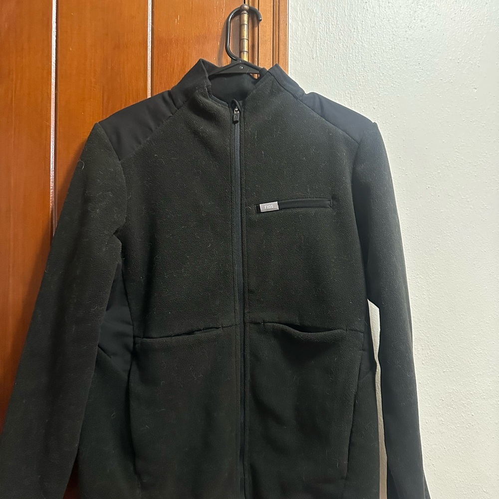 FIGS Women’s Black On-Shift Fleece Jacket - Size Large.